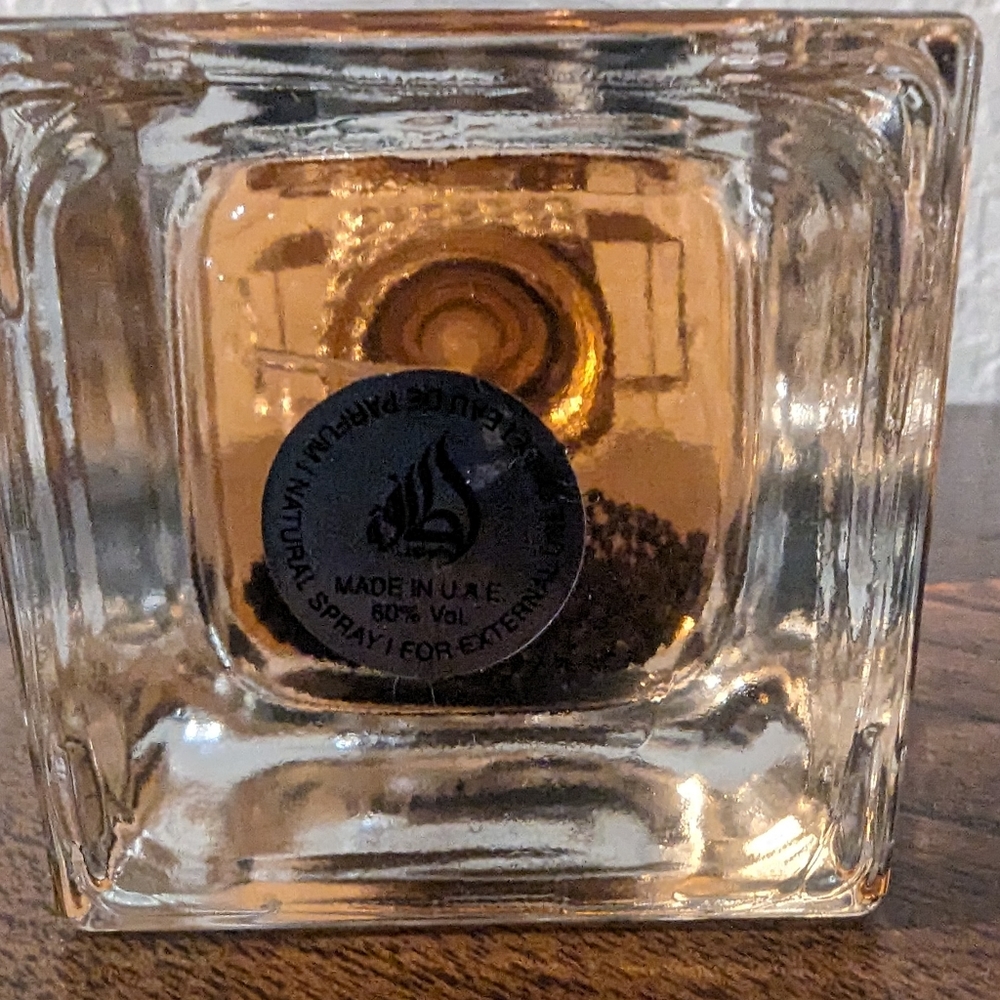 Ekhtiari by lataffa perfume. Sprayed a few times.